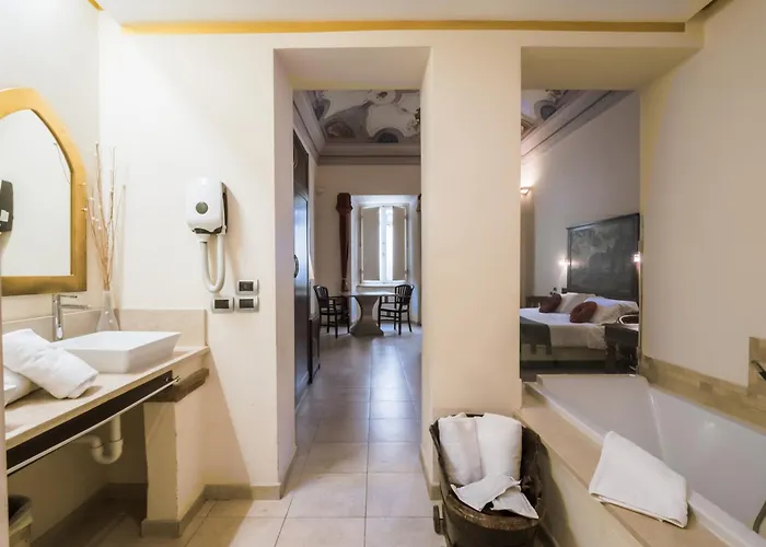 Vogue Hotel 4*
