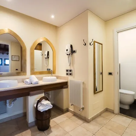Hotel Vogue 4*