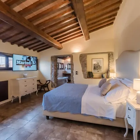 Vogue Hotel 4*